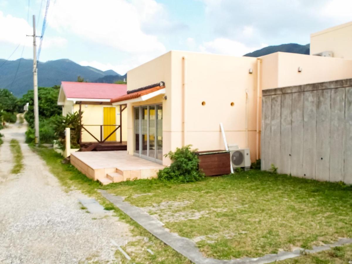 Готель Asobibase Yamabare-House Ishigaki  Екстер'єр фото