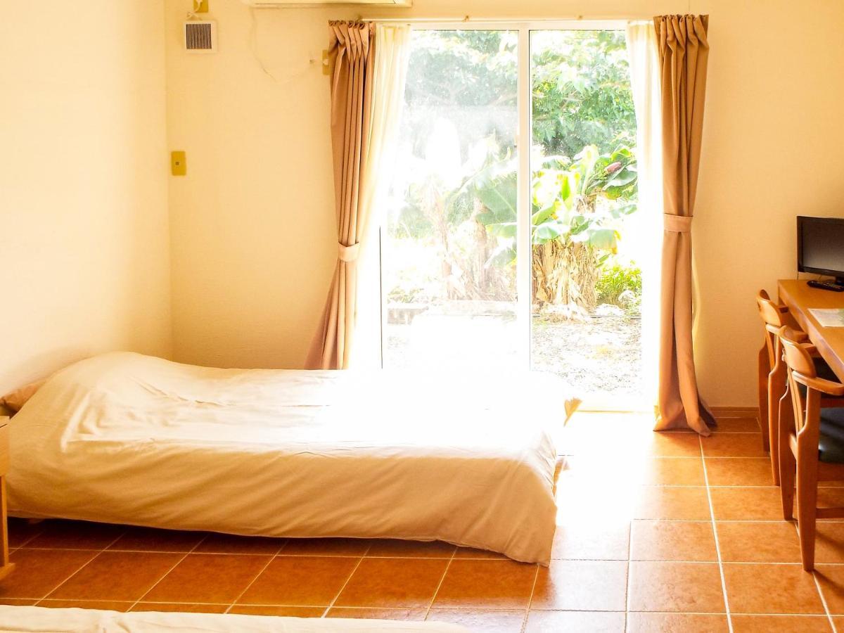 Готель Asobibase Yamabare-House Ishigaki  Екстер'єр фото