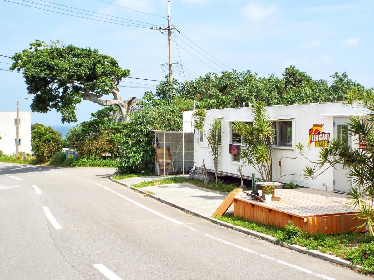Готель Asobibase Yamabare-House Ishigaki  Екстер'єр фото
